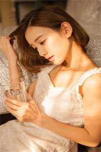 老公按照白月光外貌一比一定制了仿真机器人女友全文免费