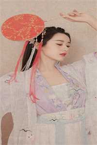 看见弹幕后，女配和继兄HE了结局+番外小说